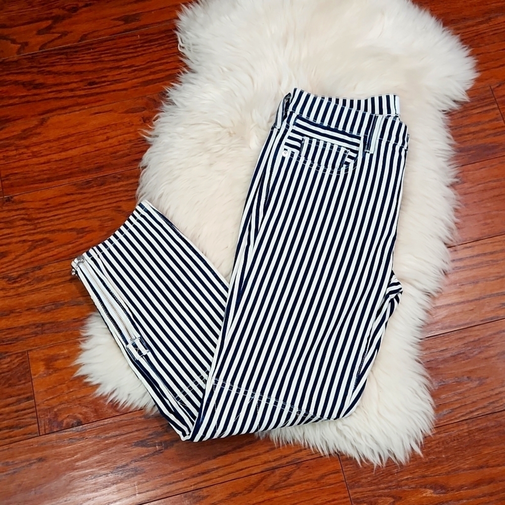 Current/Elliott Cropped Lexton Vertical Striped Crops - Picture 1 of 7